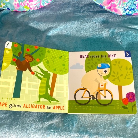 ABC Alphabeasts! Child’s book MSRP $10.99 🎁 - Picture 2 of 4